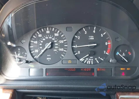 2000 BMW 740Ia z USA, uszkodzony, nr VIN WBAGG8344YDN80815